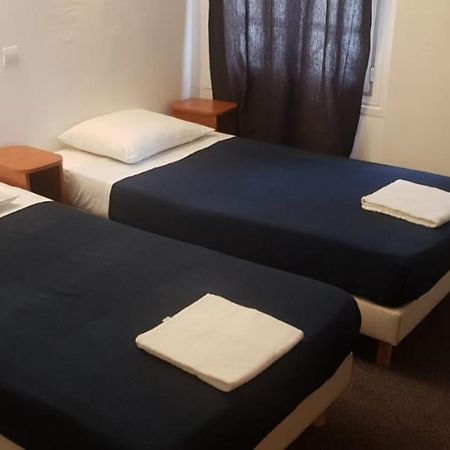 Hotel Petit Bastille 欧奈索斯博伊斯 外观 照片