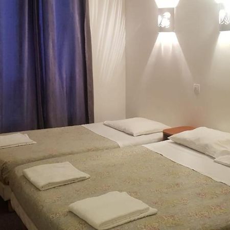 Hotel Petit Bastille 欧奈索斯博伊斯 外观 照片